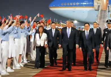 Trump yageze i Beijing mu Bushinwa mu ruzinduko rwibazwaho na benshi