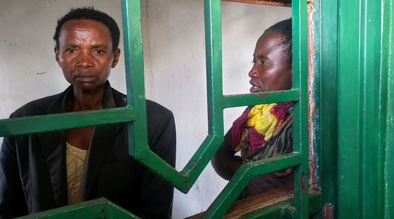 Abagore babiri bafungiwe mu kagari bakekwaho amarozi