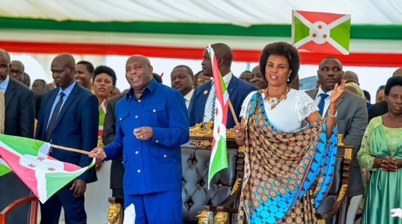 Perezida Ndayishimiye yahaye ishimwe umugore we nk’umukozi wahize abandi i Burundi