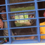 Gicumbi: Gitifu w’akagari yafungiye umusaza n’umukecuru mu biro by’akagari yigira mu nama