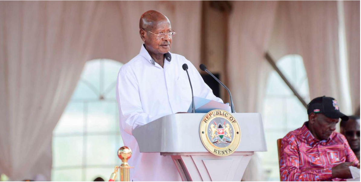 Museveni yihanangirije abaminisitiri bishimira Arsenal abaturage bakennye