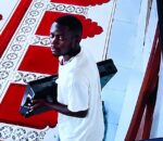 Mu Biryogo bari gushakisha umujura wafashwe na camera yiba ibikoresho by’umusigiti