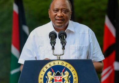 “Muzakire amafaranga yabo ariko ntimubatore” – Uhuru Kenyatta
