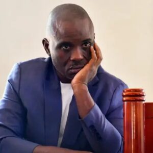 Umwunganizi wa Besigye arashinjwa kugambanira igihugu