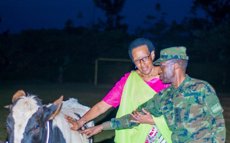 RDF yagabiye inka abarimo umuhanzi Mariya Yohana