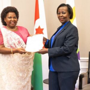 U Burundi bwahamagaje ambasaderi wabwo nyuma yo guhura na Louise Mushikiwabo