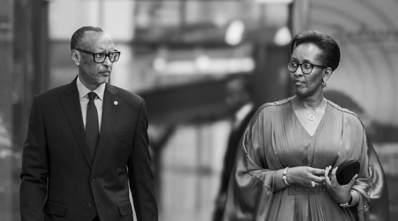 Perezida Kagame na Madamu Jeannette Kagame bari i Paris mu Bufaransa
