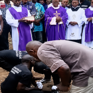 Umuco udasanzwe wo gushyingura abakuru muri Kenya (Videwo)
