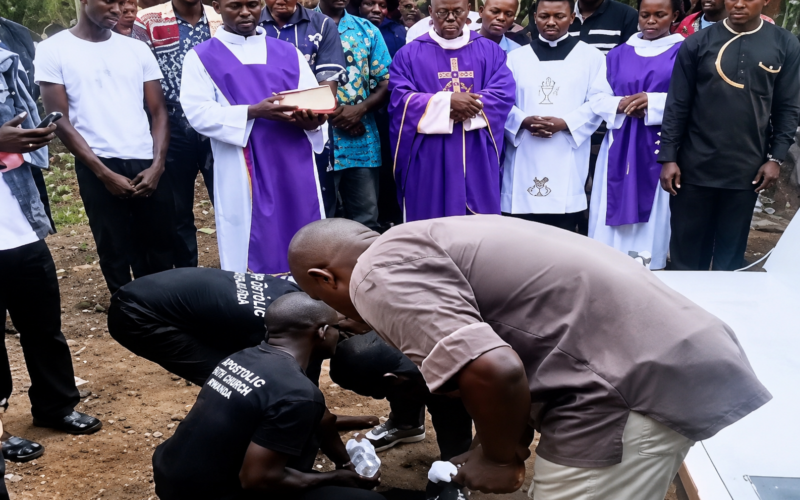 Umuco udasanzwe wo gushyingura abakuru muri Kenya (Videwo)