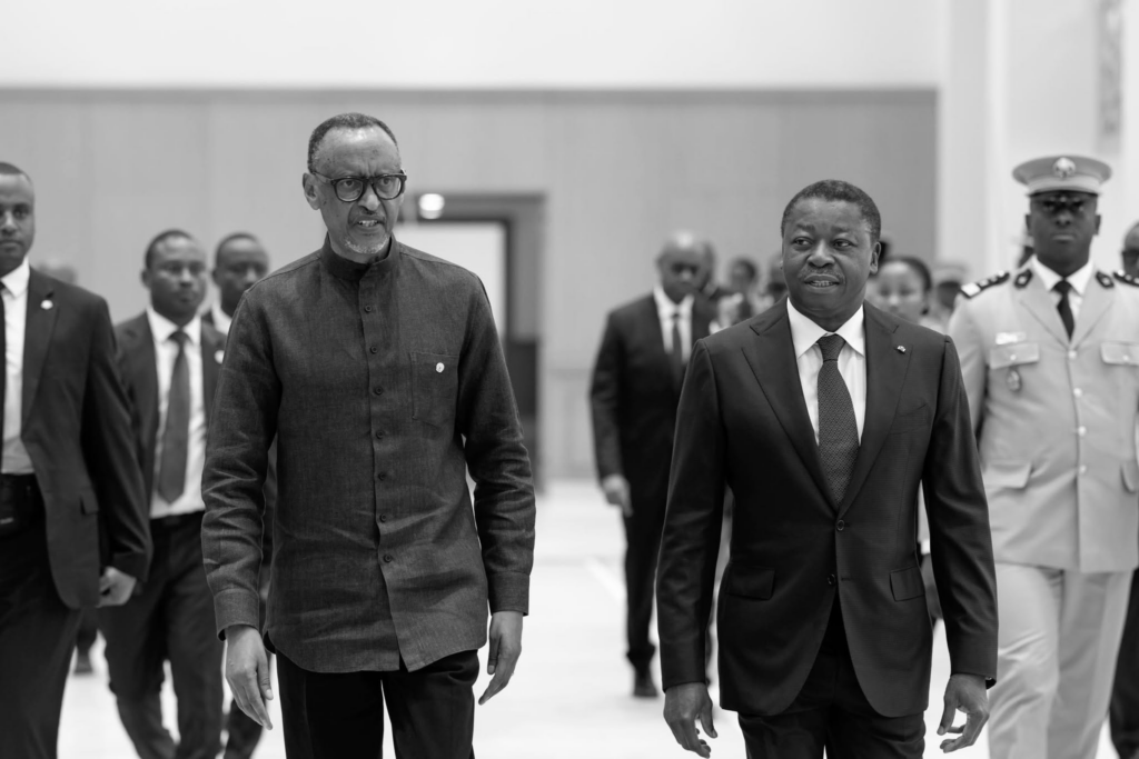 Perezida Kagame yitabiriye inama y’ubwikorezi bwo mu kirere muri Togo