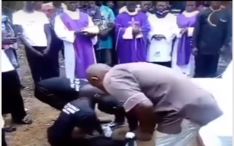Umuco udasanzwe wo gushyingura abakuru muri Kenya (Videwo)