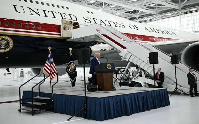 Ibyibanze wamenya ku ndege nshya ya Air Force One Donald Trump yatashye