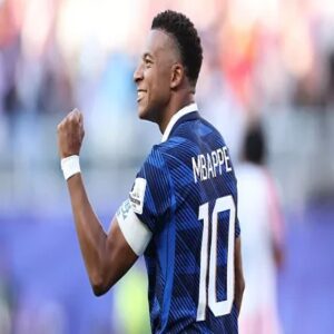 Mbappé yarakaye! Yihanangirije Umusenateri ufite ivangura