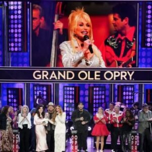 Dolly Parton yashyinguwe iruhande rw’umugabo we