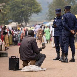 Huye: Abasabirizaga bitwaje ibisebe biteje ku myanya y’ibanga batawe muri yombi