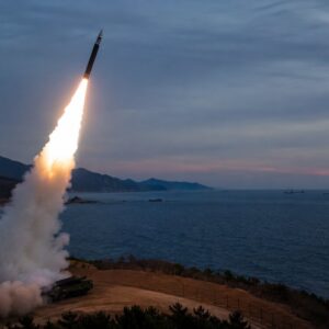 Koreya ya Ruguru yarashe misile hafi y’Ubuyapani