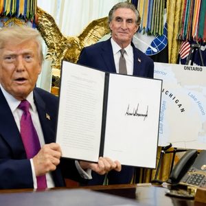 Trump yahinduye izina ry’ikiyaga
