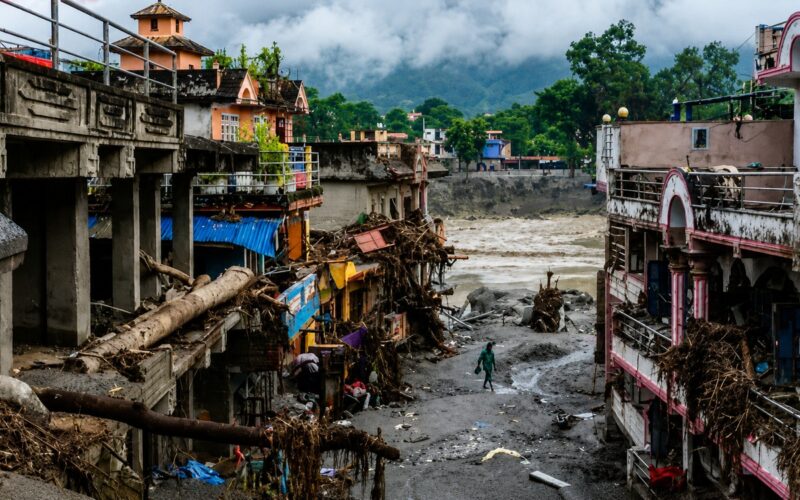 Nepal: Abapfiriye mu myuzure bageze kuri 734