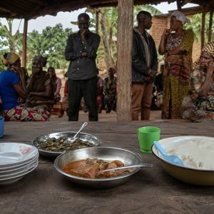Abantu 9 bahitanywe n’ibiryo byo mu kiriyo abandi benshi bararemba
