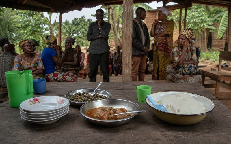 Abantu 9 bahitanywe n’ibiryo byo mu kiriyo abandi benshi bararemba