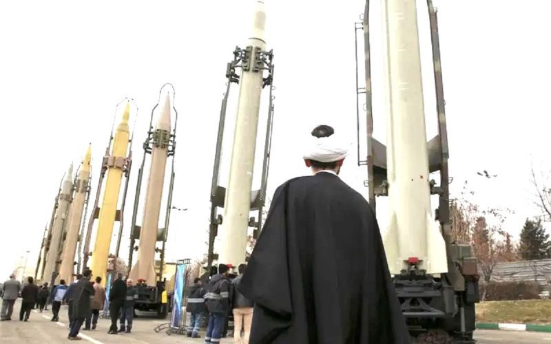 Iran ivuga ko ifite intwaro nshya zo guhangana n’Amerika