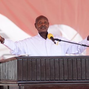 Uganda yagabanyije ikiguzi cy’ibitoro