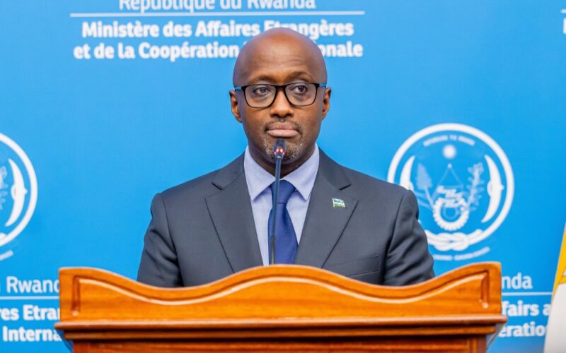 Nduhungirehe yasubije RFI ku mpunzi z’Abanyarwanda