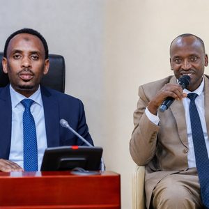“Koresha ubwonko ureke ibidafite agaciro”: Dr Mbonimana abwira Sadate