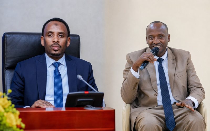 “Koresha ubwonko ureke ibidafite agaciro”: Dr Mbonimana abwira Sadate