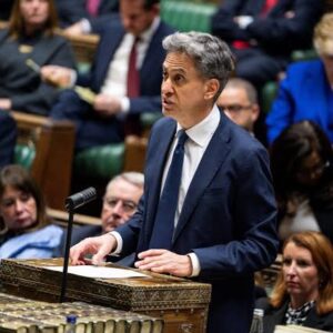 Ubwongereza bwafatiye ibihano ibice Israel yigaruriye