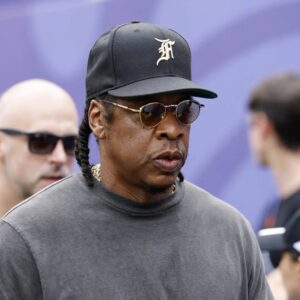Umugore wari warashinje Jay-Z kumufata ku ngufu yisubiyeho.