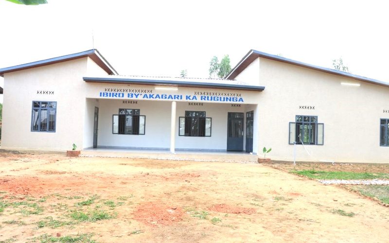 Utugari tugiye kongererwa abakozi n’imishahara