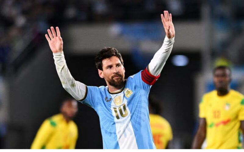Messi yasezeye kuri Argentina mu marira