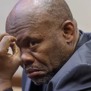 Afurika y’Epfo: Umuyobozi wa Polisi yeguye akurikiranyweho ihohotera