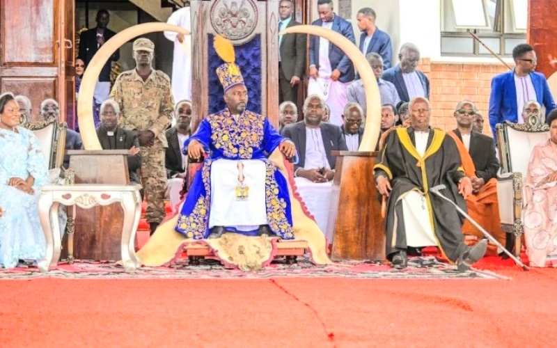 Umwami wa Tooro yashishikarijwe gushaka abagore benshi
