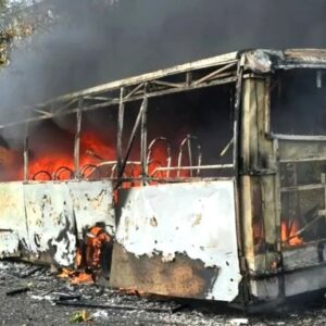 Ukraine: Abagera kuri 30 biciwe mu gitero cyo ku mabisi